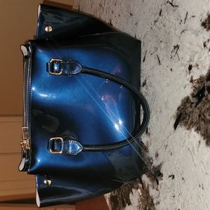💙💙💙Un Billion Gigi Navy Metallica tote 💙💙💙